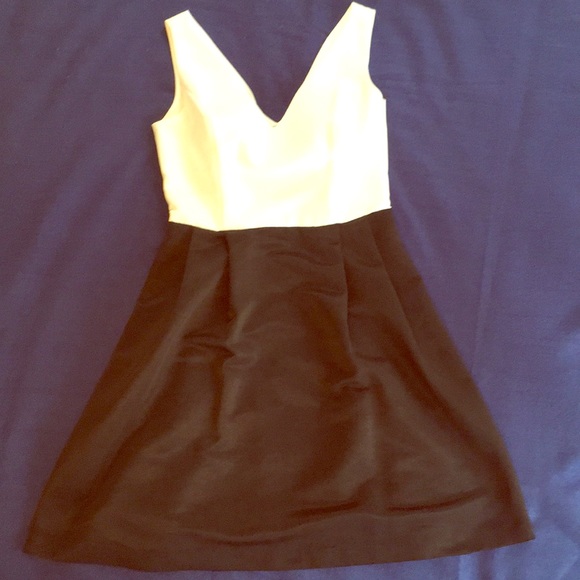 Black & White Short Party Dress - Picture 3 of 6